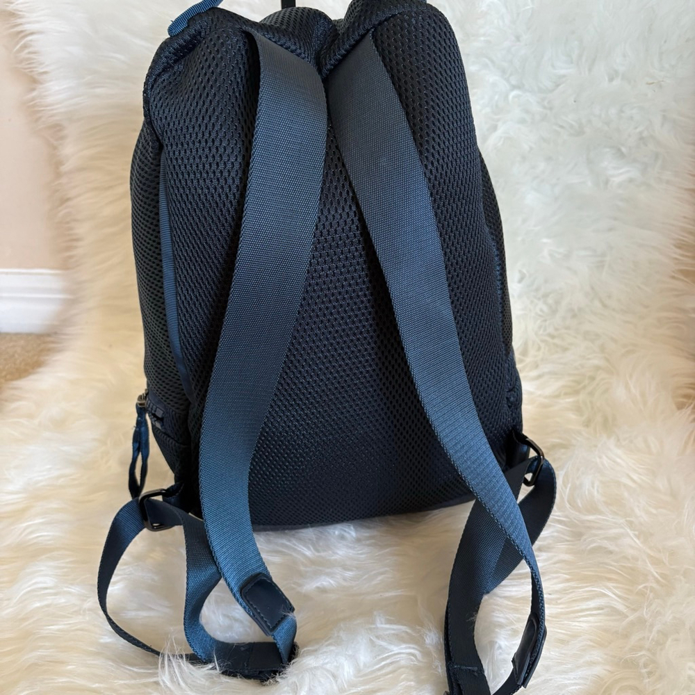 Lululemon Athletica Go Lightly Navy Blue Mesh Backpack Mini - Picture 8 of 13